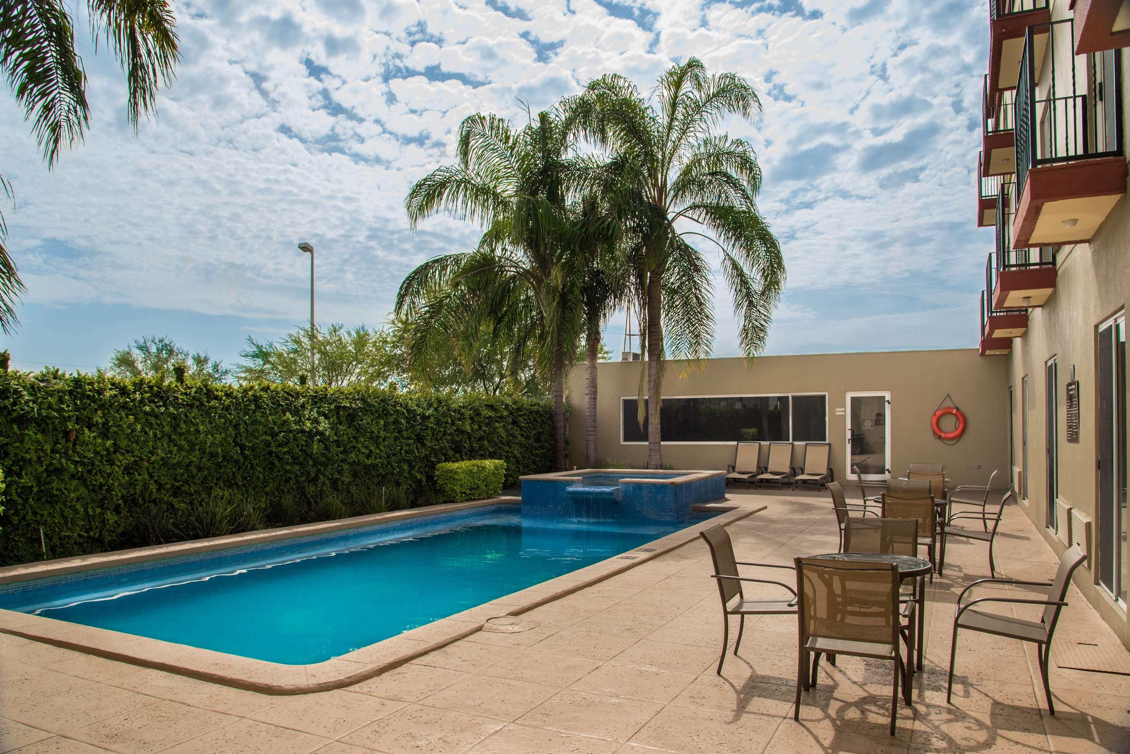 Best Western Plus Monterrey Airport Apodaca Bagian luar foto