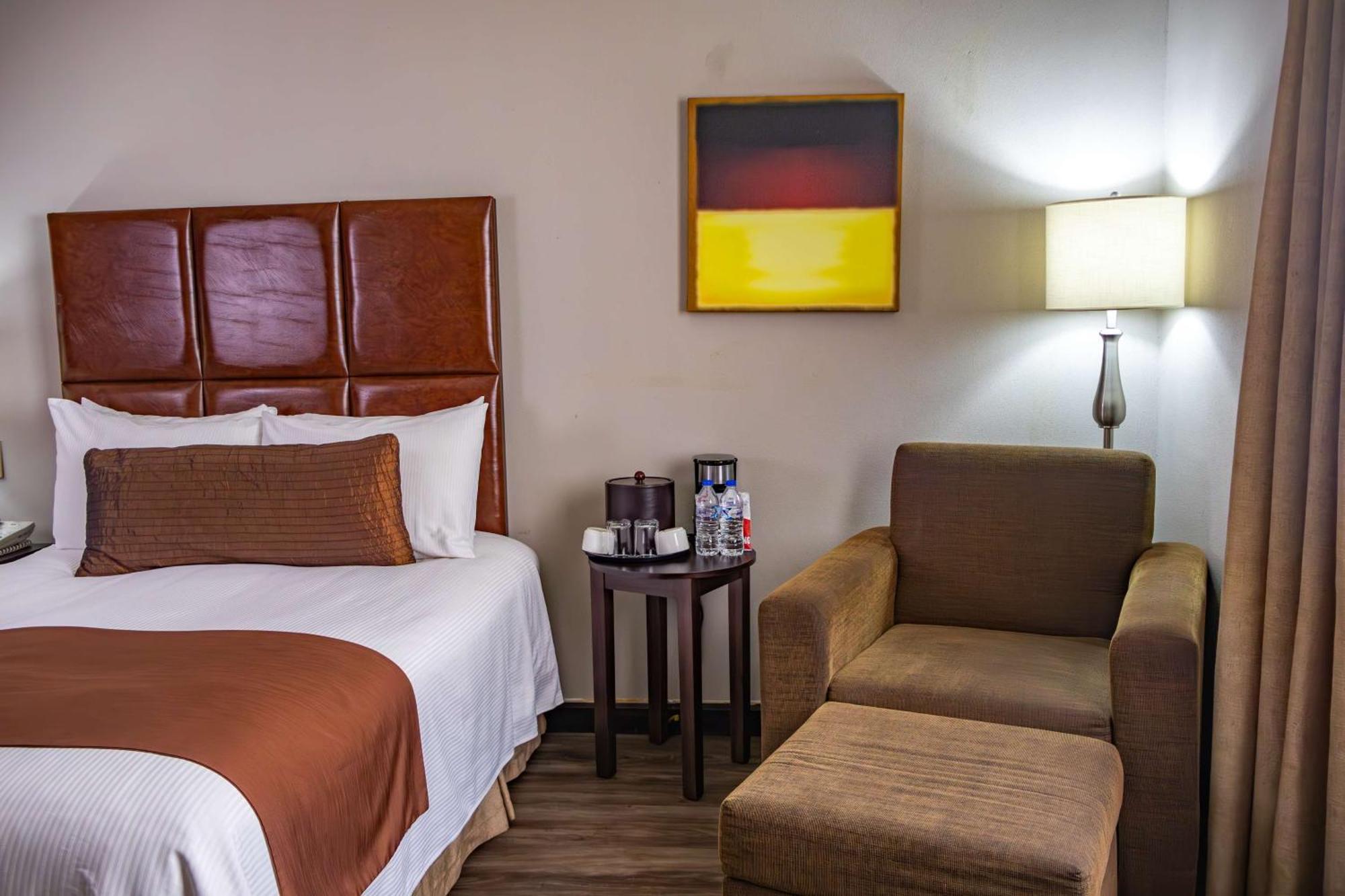 Best Western Plus Monterrey Airport Apodaca Bagian luar foto