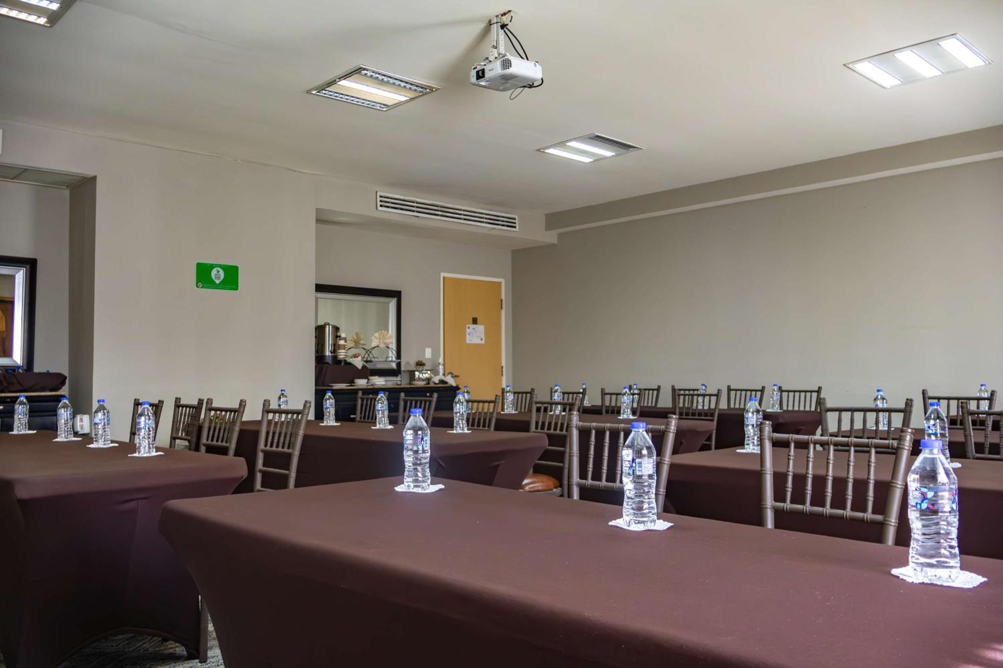Best Western Plus Monterrey Airport Apodaca Bagian luar foto