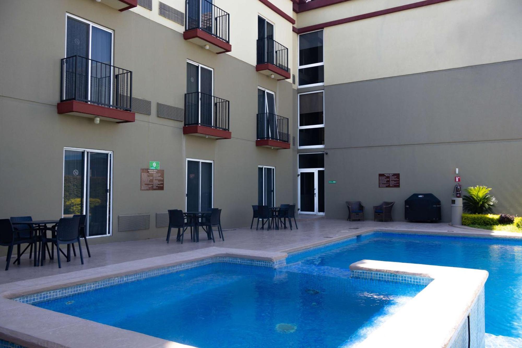 Best Western Plus Monterrey Airport Apodaca Bagian luar foto