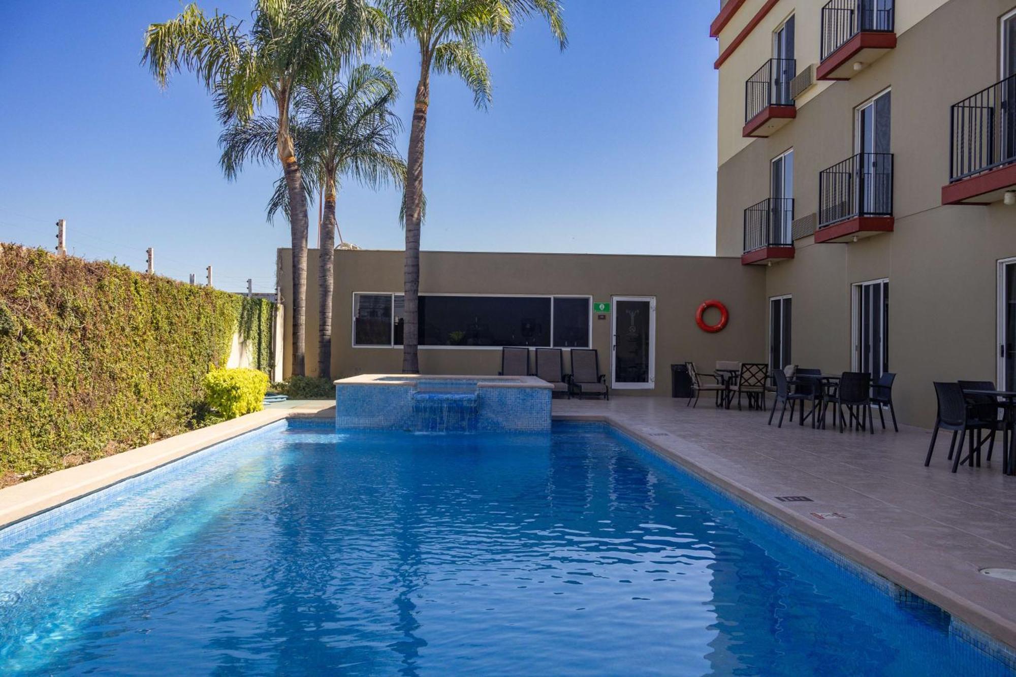 Best Western Plus Monterrey Airport Apodaca Bagian luar foto